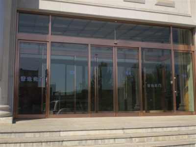 苏州钢结构自行车棚钢结构楼梯安装焊接施工楼梯踏步板施工